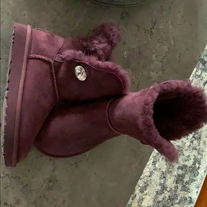 Girls Burgundy/Plum color UGG boots size 5 - EUC